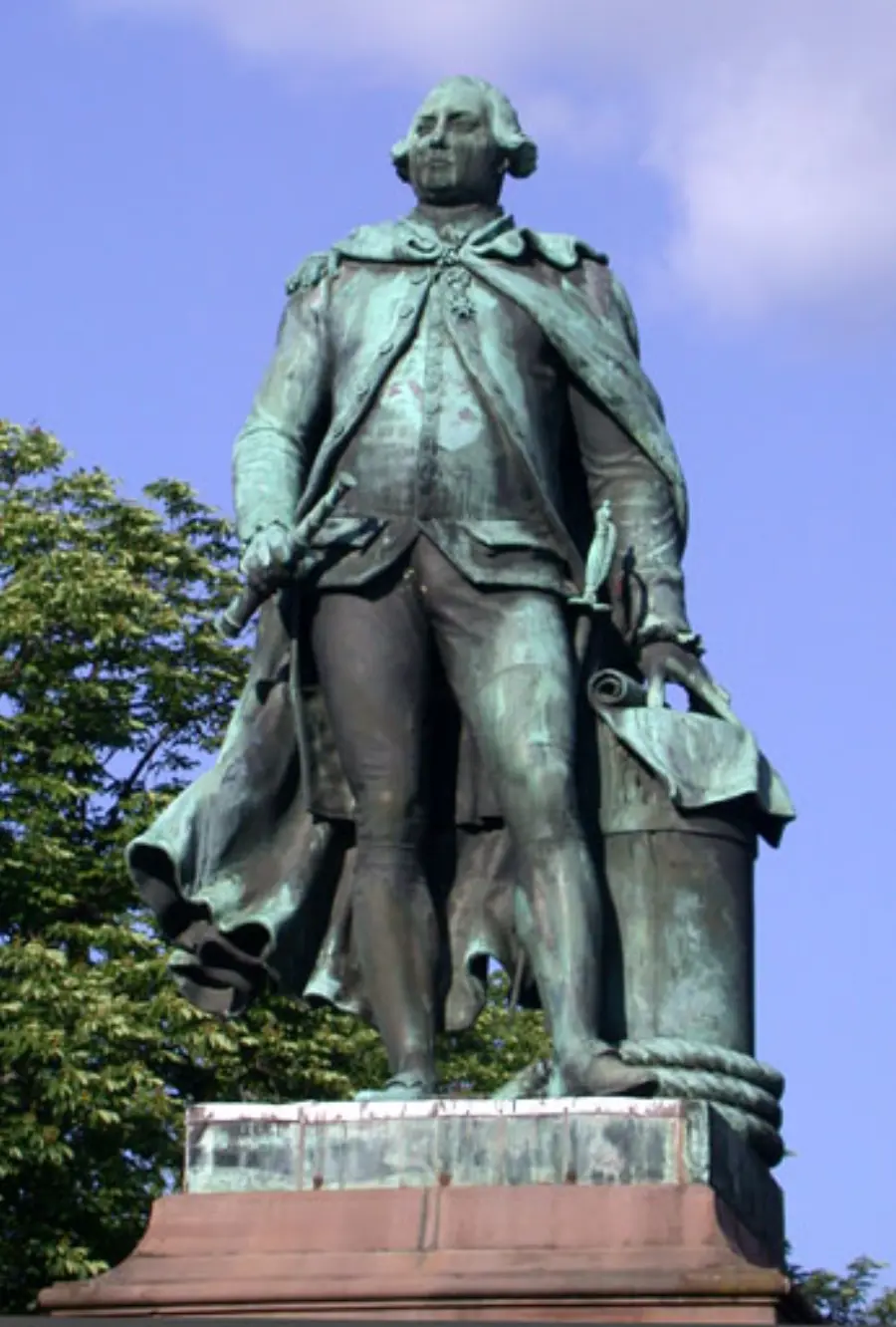 Statue de Lapérouse et Jardin National