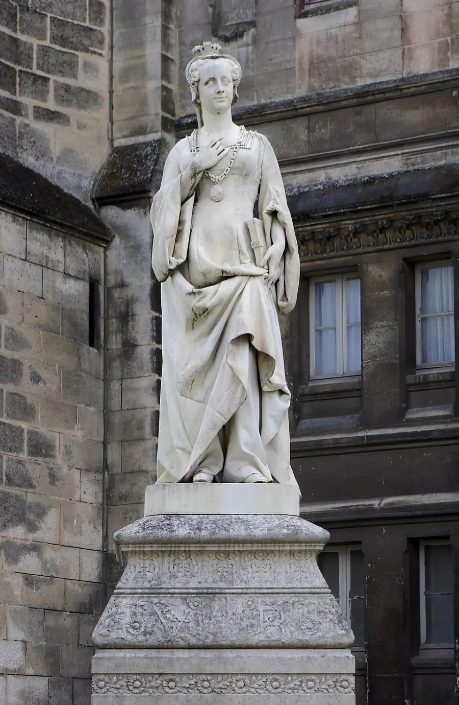 Statue Marguerite de Valois