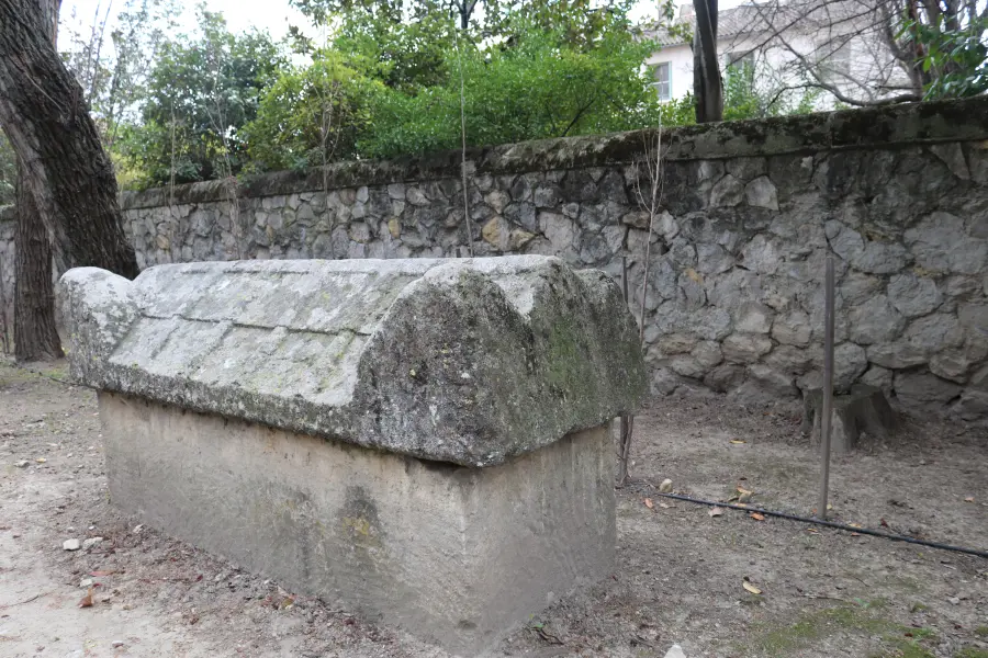 Les Alyscamps