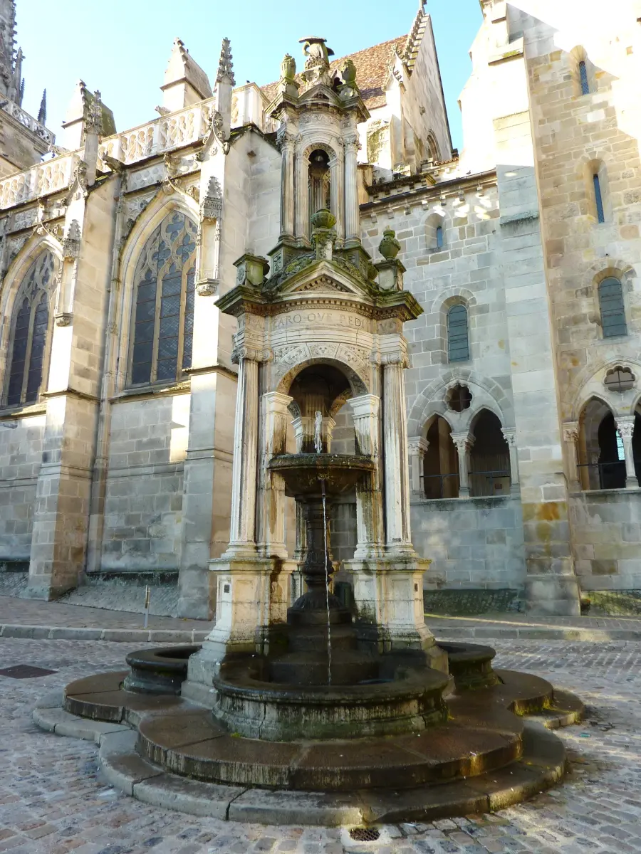 Fontaine Saint-Lazare