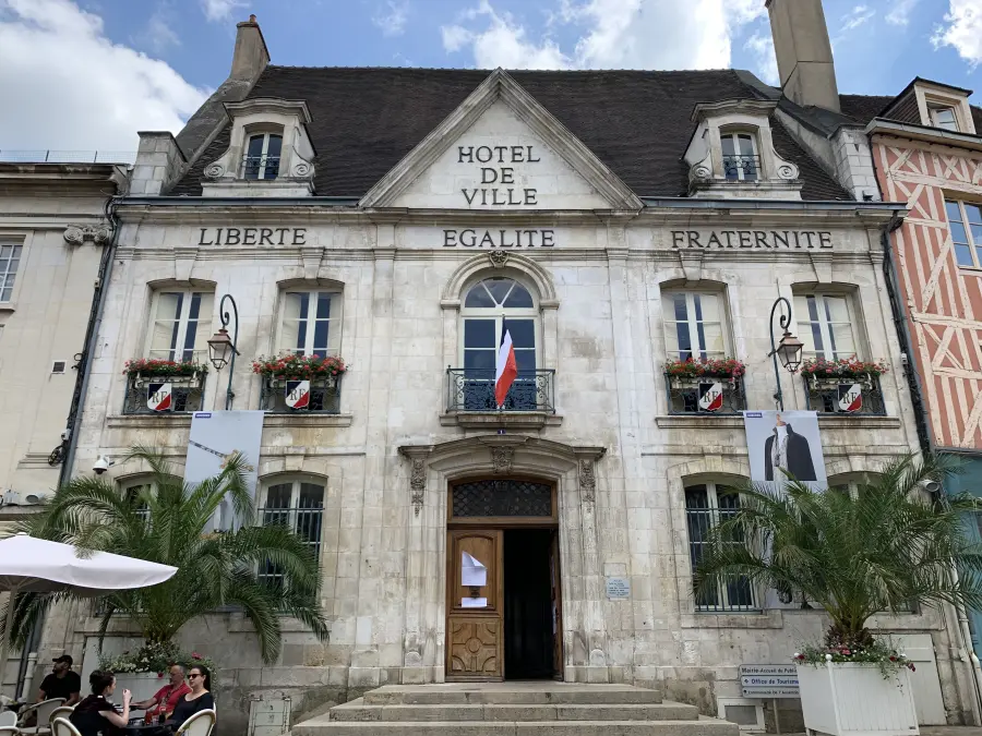Place de l'Hôtel-de-Ville