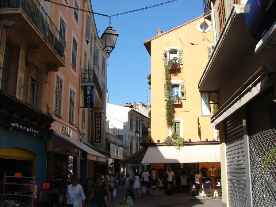 Rue Meynadier