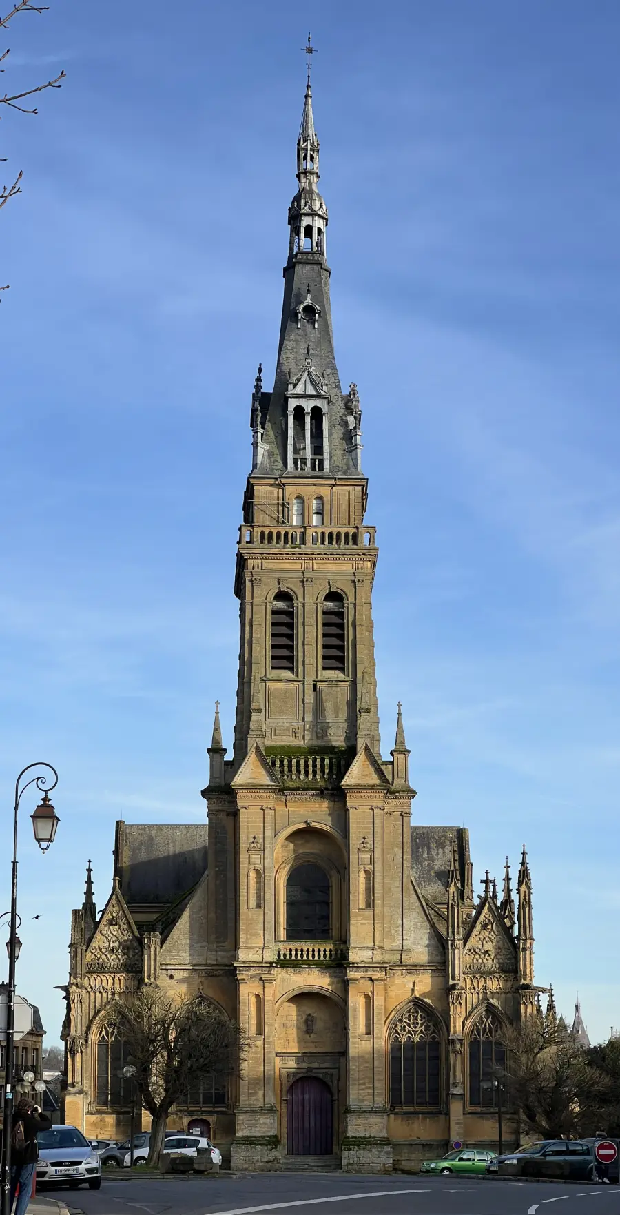 Basilique Notre-Dame-d'Espérance