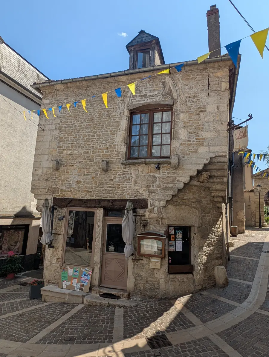 Maison du Saint accroupi