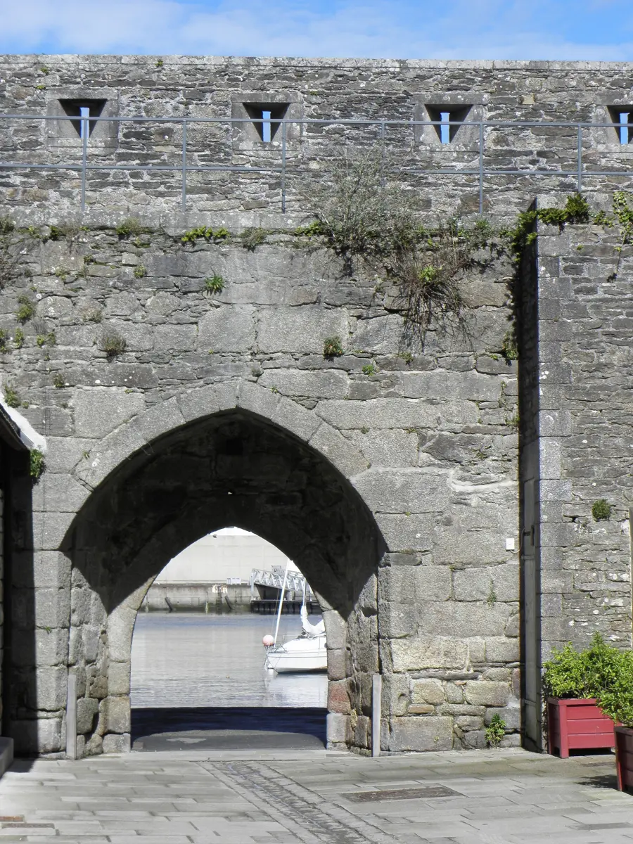 Porte aux Vins