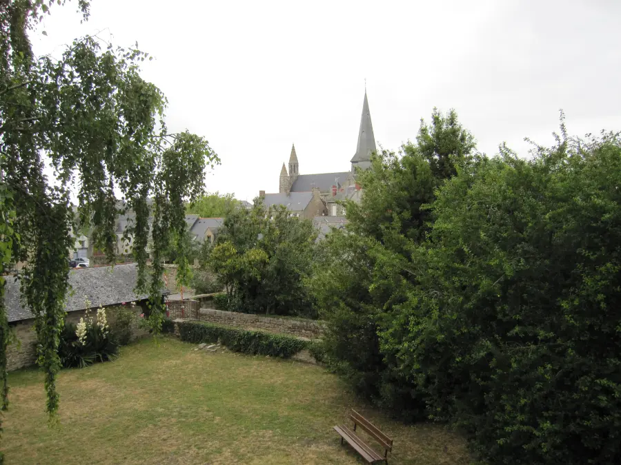 Collégiale Saint-Aubin