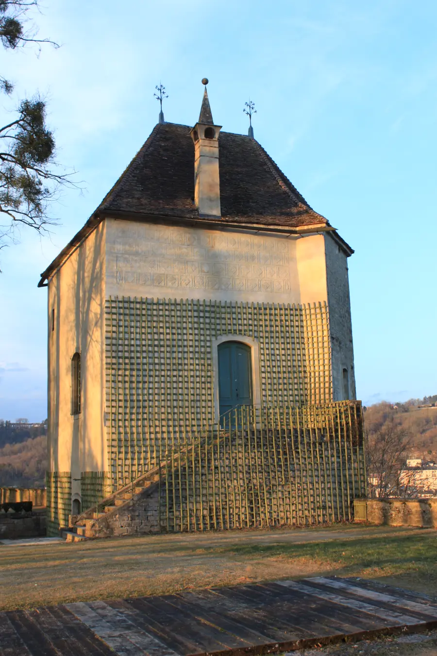 Tour Saint-Louis
