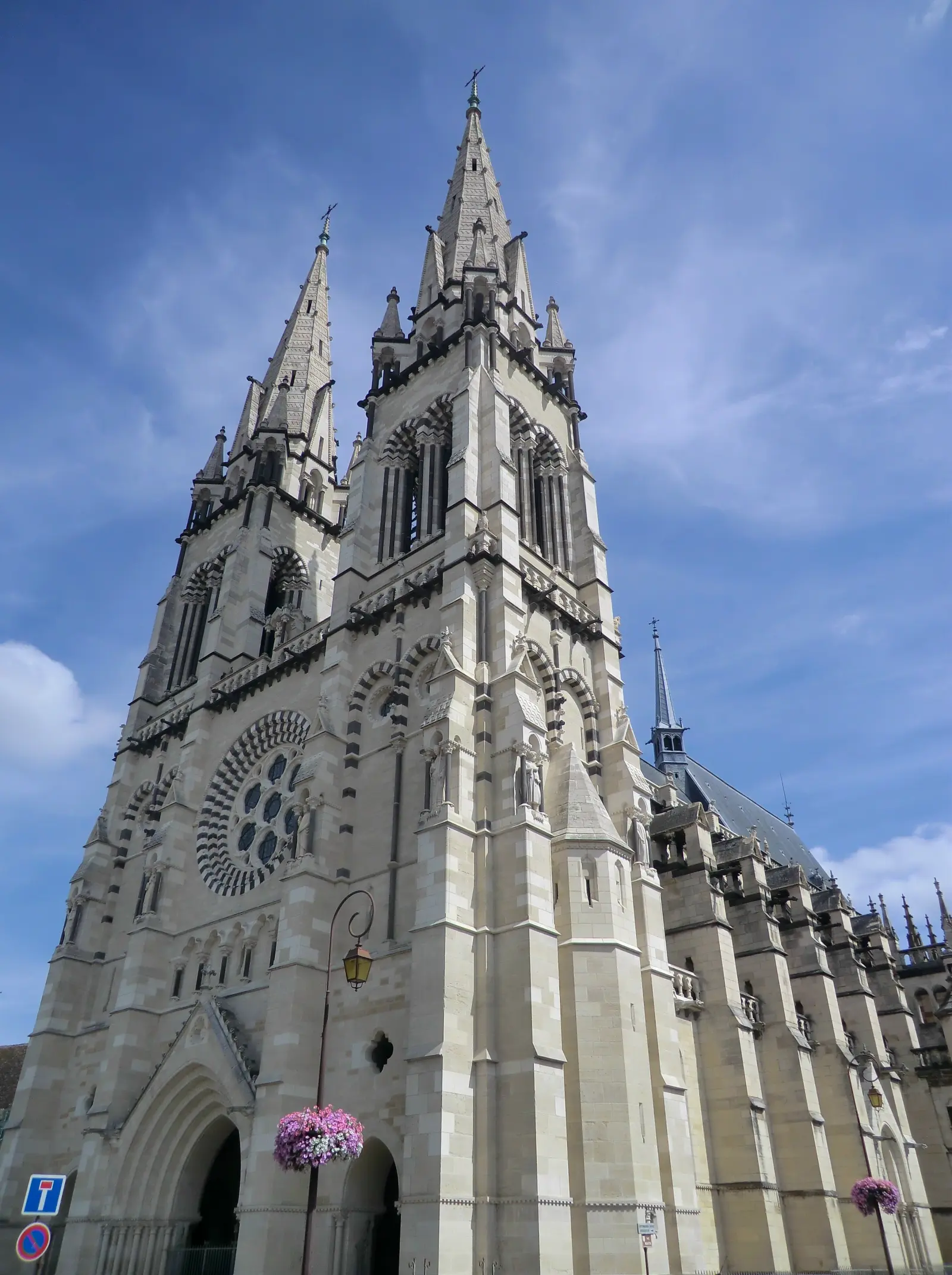 Moulins
