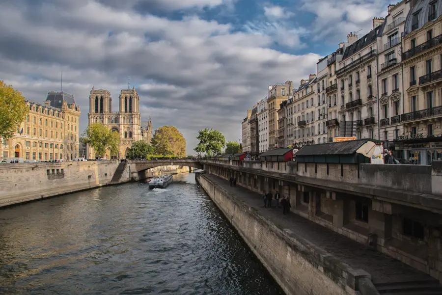 Quai Saint-Michel