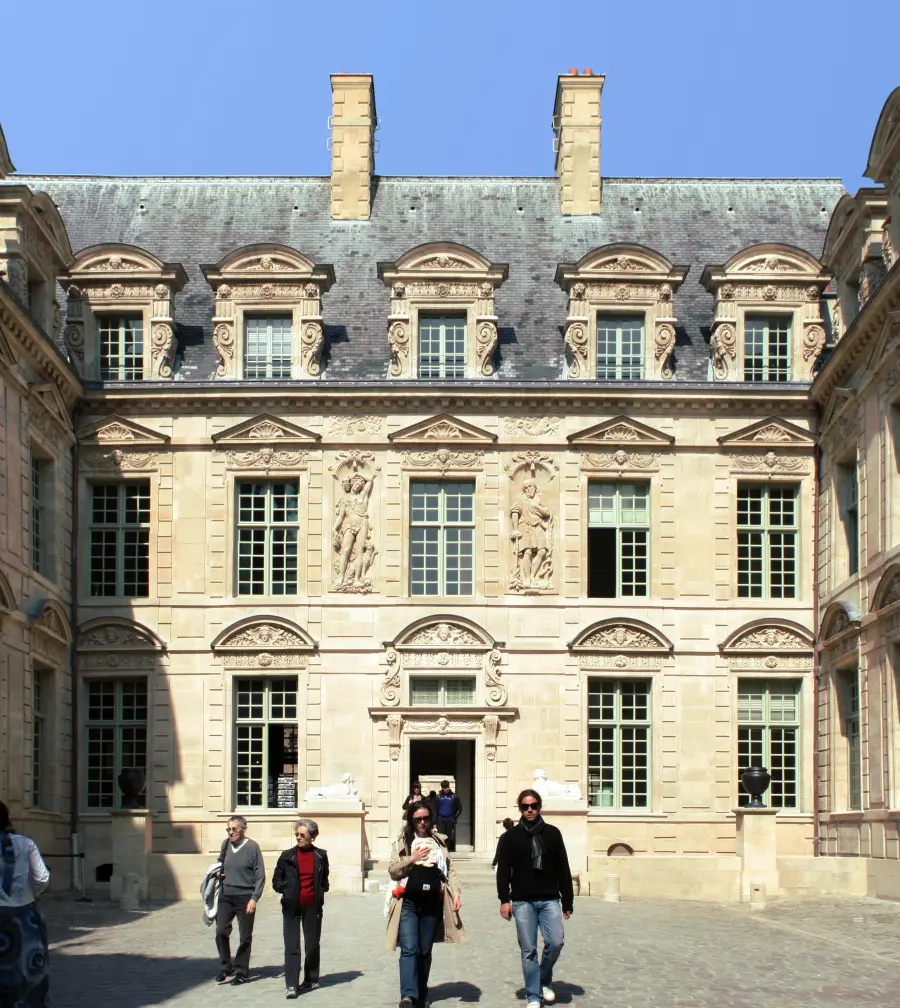 Hôtel de Sully