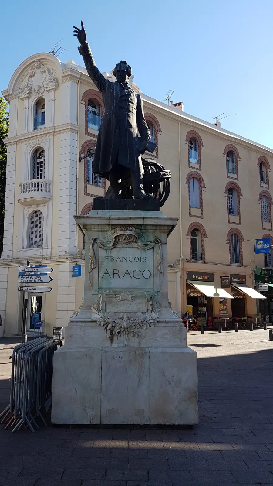 Place Arago