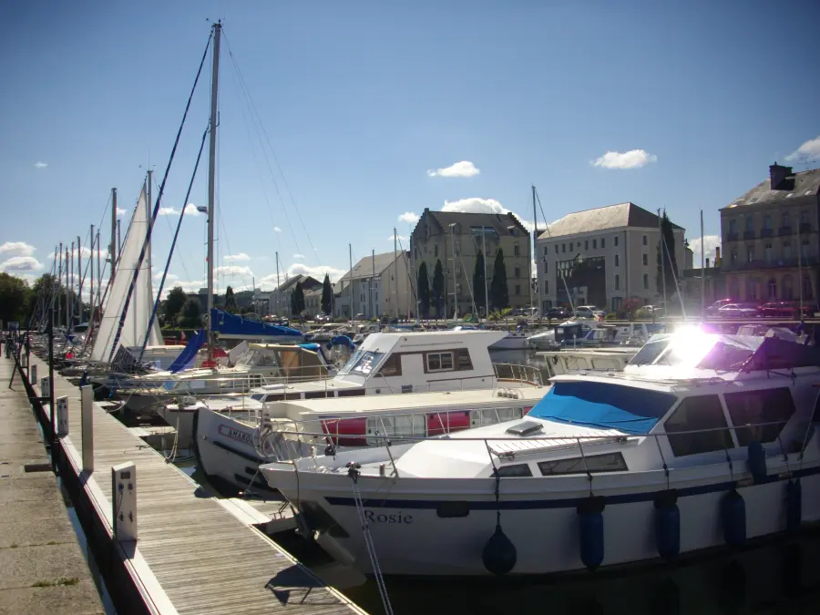 Bassin à flot (nouveau port)