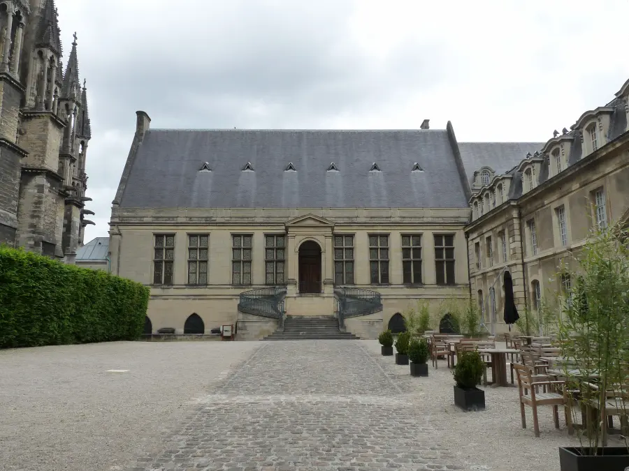 Palais du Tau