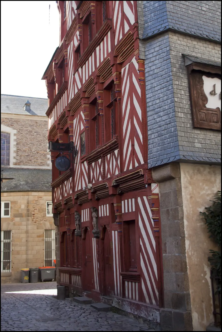 Maisons anciennes (rue Saint-Guillaume)