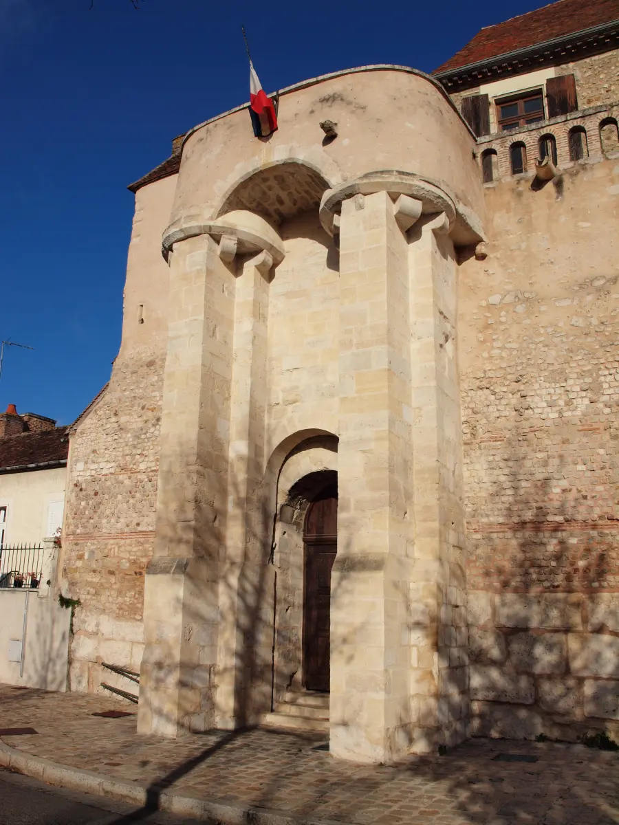 Remparts et poterne Garnier des Prés