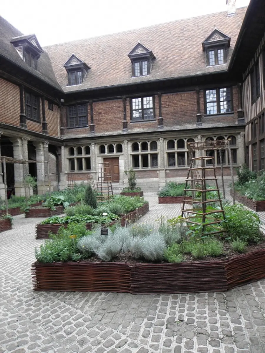 Maison de l'Outil et de la Pensée Ouvrière